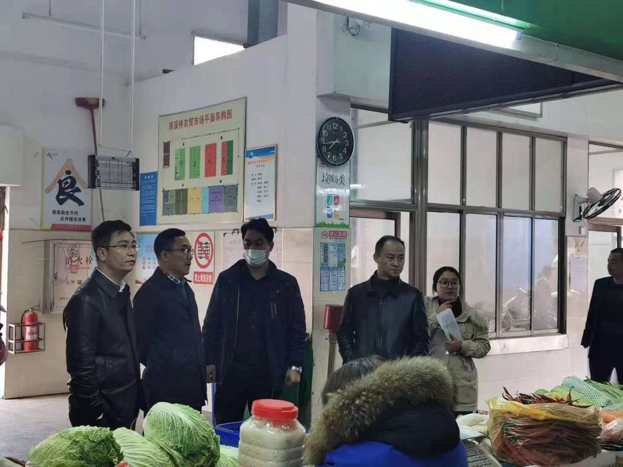 春风行动暖人心邓涛到雨溪街道慰问困难群众和党员(图4)